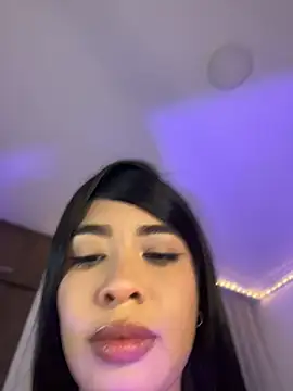 lina pink online show from April 29, 12:03 am