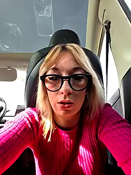 Snapshot of Giuliana_baby chatting on October 2, 9:58 am Giuliana baby online show from October 2, 9:58 am