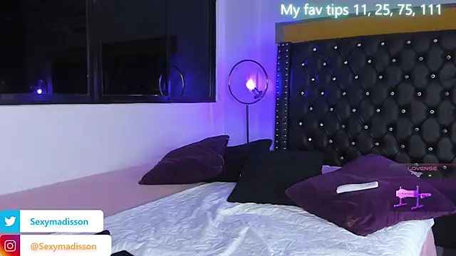 Snapshot of MADISSONLOVE_ chatting on September 11, 3:40 am MADISSONLOVE online show from September 11, 3:40 am