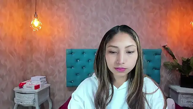 MadelineDoll online show from September 25, 1:10 pm