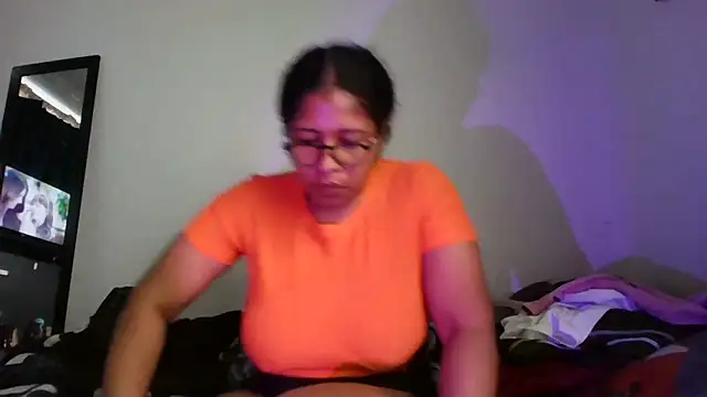 Ivon-09 online show from October 29, 1:15 pm