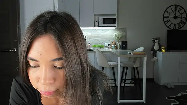 nilliluv online show from November 9, 7:04 am