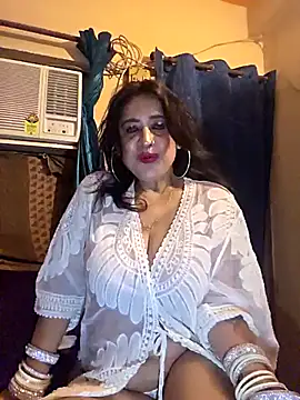 Hot Queen77 online show from April 10, 6:25 pm