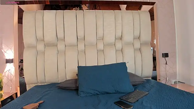 Isa Little Star online show from April 25, 4:04 am