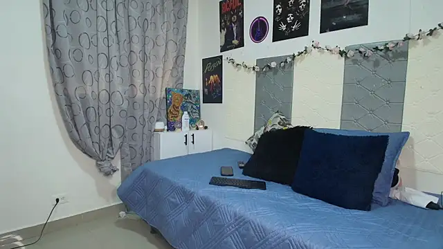 scarlett  morgan online show from April 27, 3:31 pm