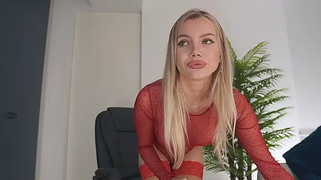 Yvonna One online show from February 16, 2:39 pm