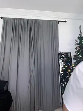 littlemelodi18 online show from December 21, 11:08 pm