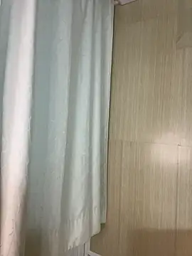 littlemelodi18 online show from March 31, 4:23 am