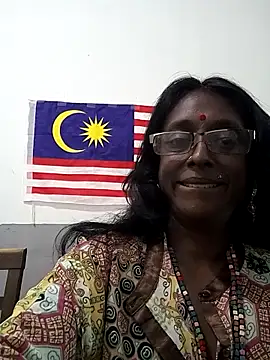 Snapshot of mamakarma1403 chatting on October 17, 12:47 am mamakarma1403 online show from October 17, 12:47 am