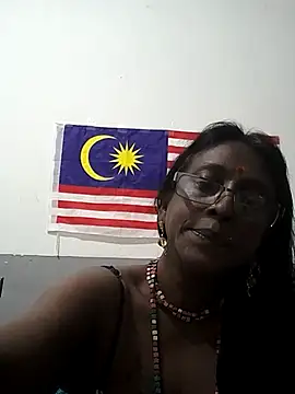 Snapshot of mamakarma1403 chatting on October 13, 4:53 pm mamakarma1403 online show from October 13, 4:53 pm