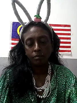 Snapshot of mamakarma1403 chatting on October 7, 1:26 pm mamakarma1403 online show from October 7, 1:26 pm