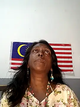 Snapshot of mamakarma1403 chatting on September 24, 1:21 pm mamakarma1403 online show from September 24, 1:21 pm