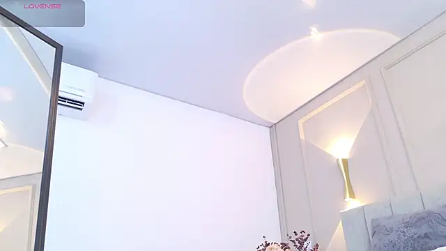 Snapshot of april_rousse chatting on October 7, 12:20 pm april rousse online show from October 7, 12:20 pm