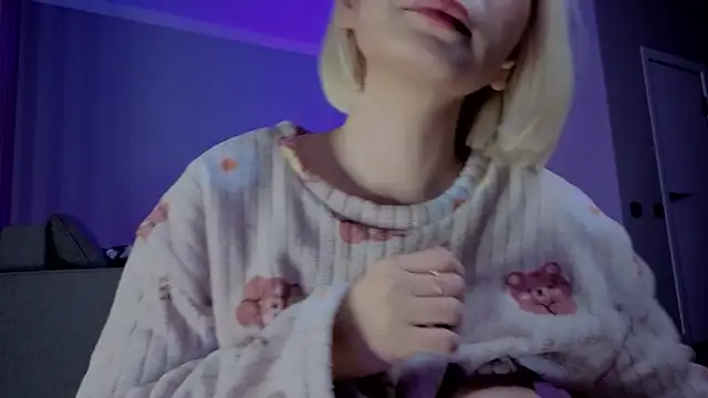 RileyMee online show from November 10, 4:40 am