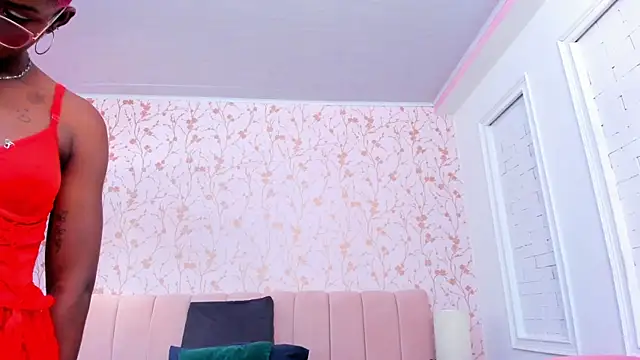 amber-hill online show from April 20, 7:28 pm