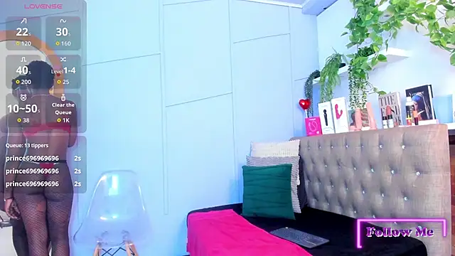 amber-hill online show from June 9, 12:15 pm