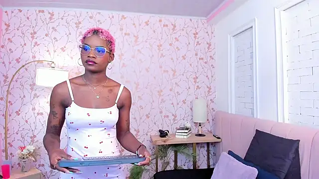 amber-hill online show from April 27, 7:11 pm