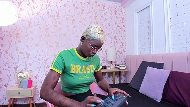 amber-hill online show from February 17, 7:24 pm