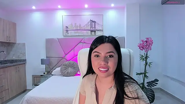 Snapshot of naomii_campbell_ chatting on October 14, 6:21 pm naomii campbell online show from October 14, 6:21 pm