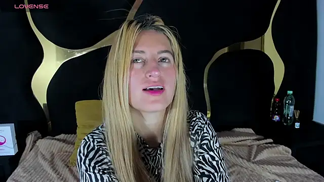 GiaRoussel online show from February 23, 4:39 pm