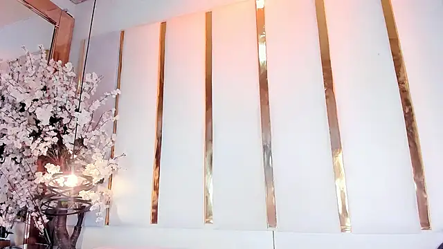 julietajackson 1 online show from April 27, 9:45 pm