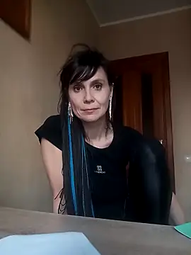 Francenia lolis online show from April 24, 5:05 pm