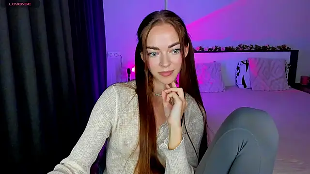 Undertheskin online show from October 12, 6:21 pm