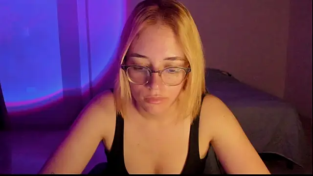 atenas 05  online show from December 2, 9:33 am