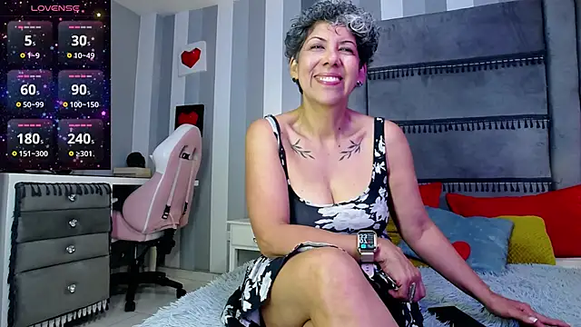 Julianewell online show from April 23, 12:29 pm