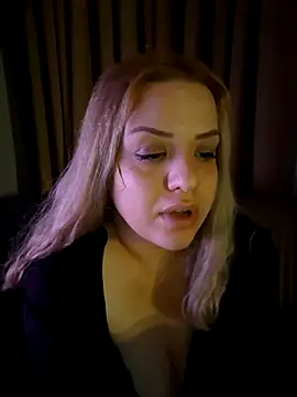 cansuozell online show from April 17, 8:44 pm