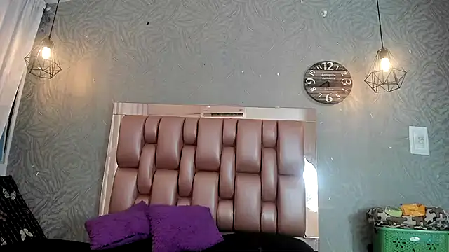 KOURTNEY-- online show from November 25, 1:41 am