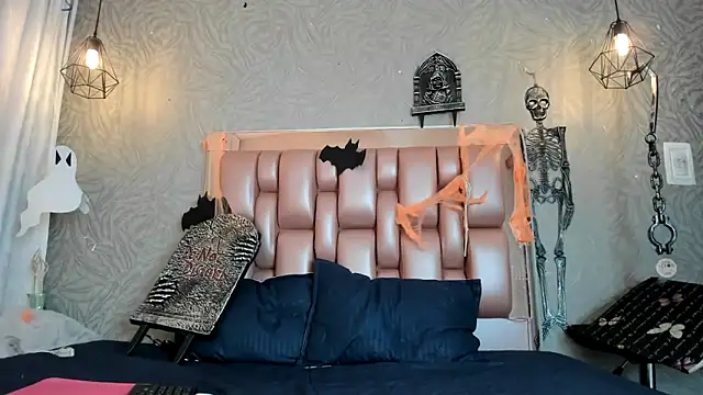 KOURTNEY-- online show from October 23, 2:17 am