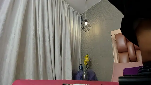 KOURTNEY-- online show from January 9, 2:27 am