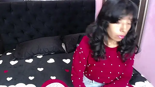Snapshot of karolinee_66_ chatting on October 15, 2:41 pm karolinee 66 online show from October 15, 2:41 pm