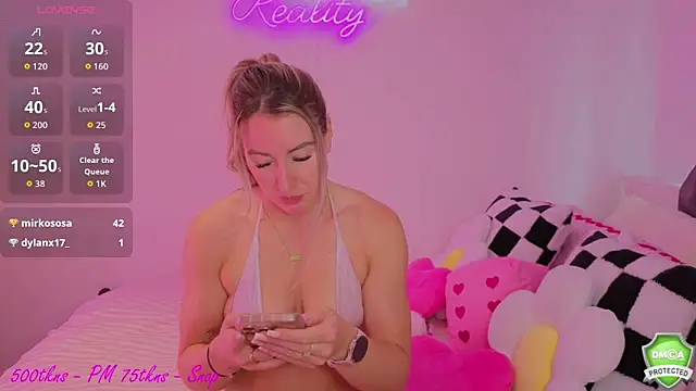 Daisydelicious online show from June 11, 8:22 am