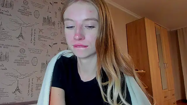 Snapshot of minidivaa_ chatting on September 21, 8:18 pm minidivaa online show from September 21, 8:18 pm