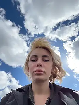 SandraCarter online show from April 27, 7:16 am