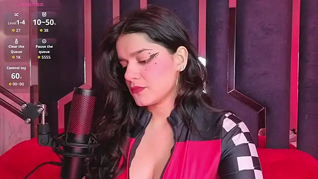 ValerieKay  online show from April 17, 4:31 pm