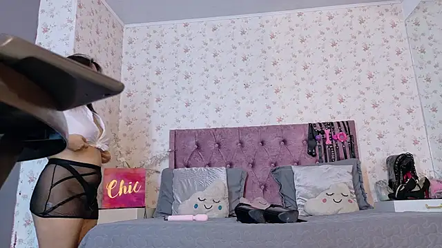 AvrillThomas online show from September 26, 4:15 pm