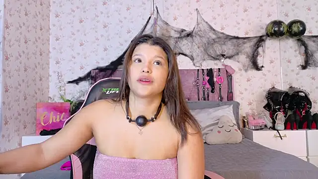 AvrillThomas online show from October 24, 4:14 pm