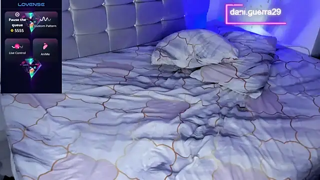 saskya online show from September 25, 2:43 am