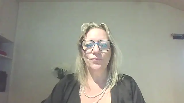 Snapshot of Silkesquirt chatting on September 17, 6:55 am Silkesquirt online show from September 17, 6:55 am