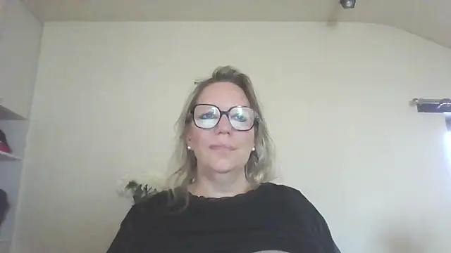 Snapshot of Silkesquirt chatting on September 11, 7:20 am Silkesquirt online show from September 11, 7:20 am