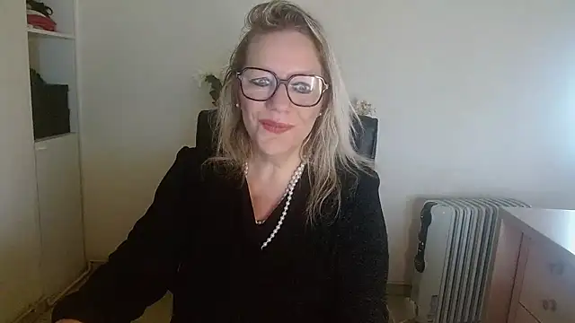 Snapshot of Silkesquirt chatting on October 22, 7:57 am Silkesquirt online show from October 22, 7:57 am
