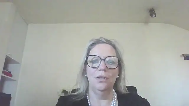 Snapshot of Silkesquirt chatting on September 19, 7:29 am Silkesquirt online show from September 19, 7:29 am