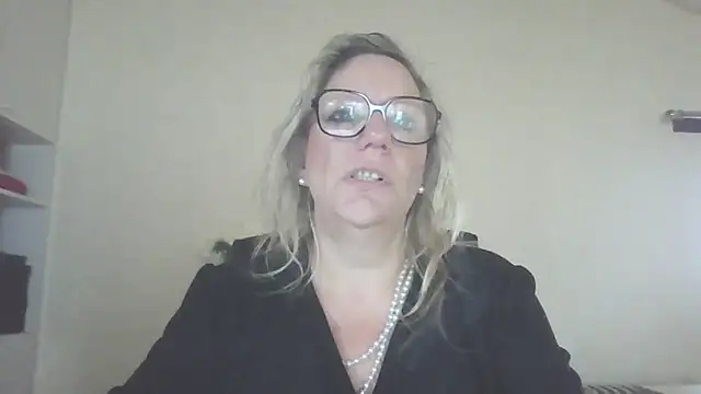 Snapshot of Silkesquirt chatting on September 18, 6:56 am Silkesquirt online show from September 18, 6:56 am