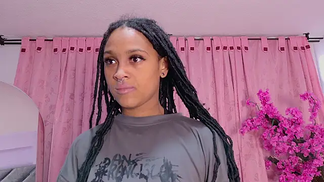 Elith noa online show from February 10, 7:50 pm