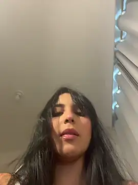  miaquevedo  online show from April 27, 3:20 pm