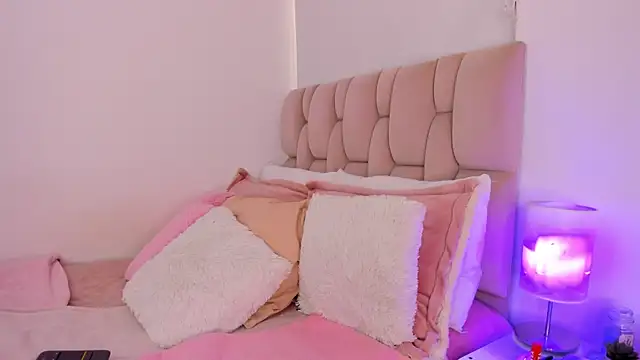 ZarianaEvanz online show from April 24, 10:12 pm