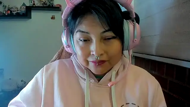 Shaddycute  online show from April 27, 1:52 pm